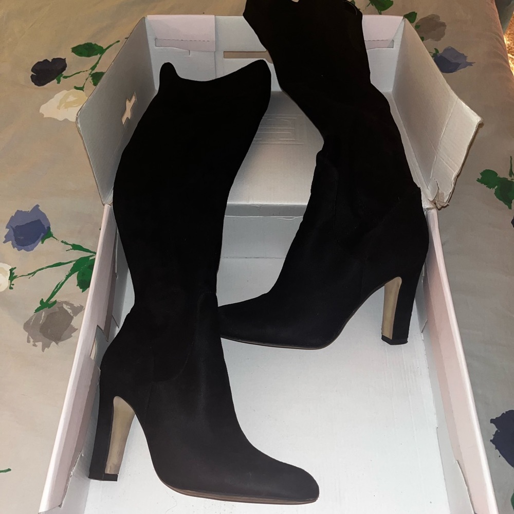 Over the knee heeled black suede boots!!
